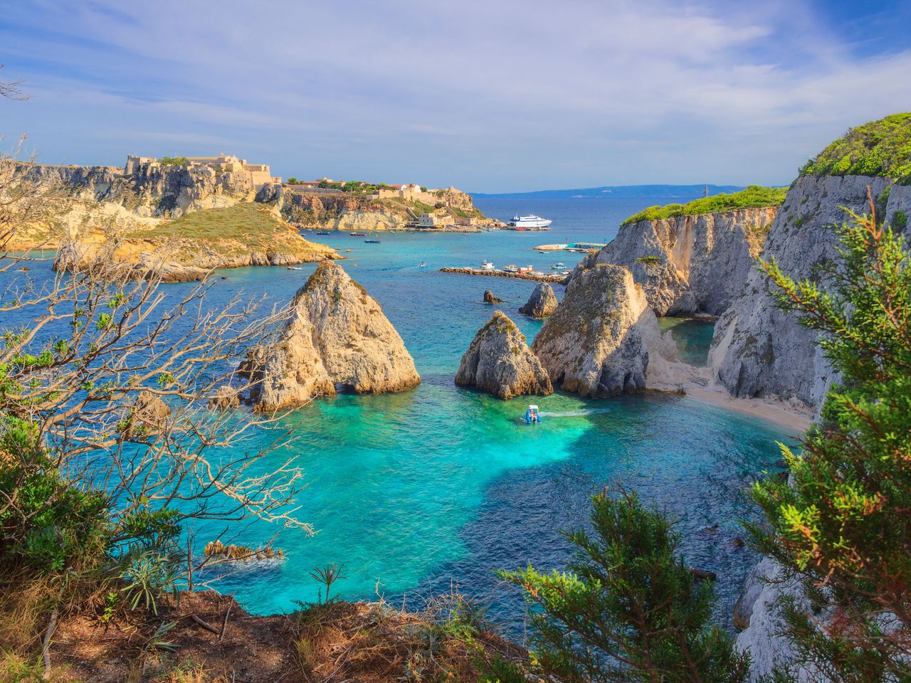 Blick von San Domino auf die anderen Inseln des Tremiti-Archipels