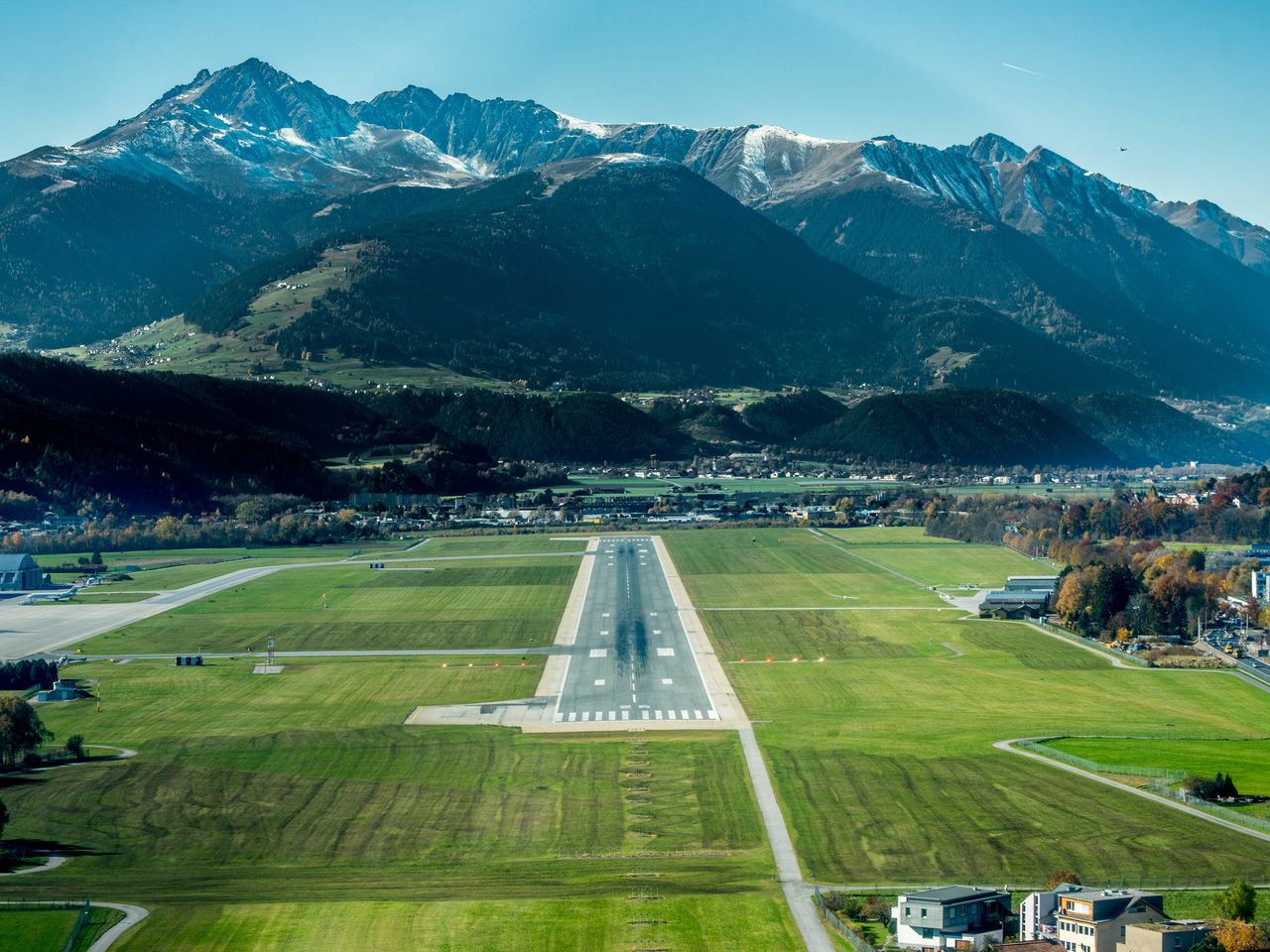 Landebahn, Flughafen Innsbruck in Österreich