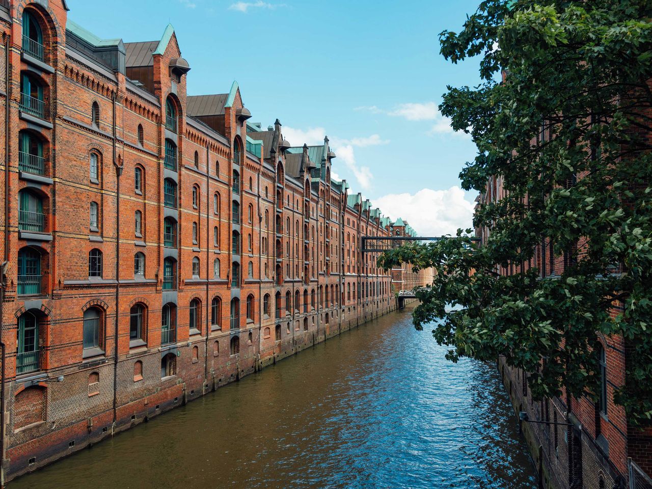 Blick auf Klinkergeb&auml;ude in der Speicherstadt, Hamburg