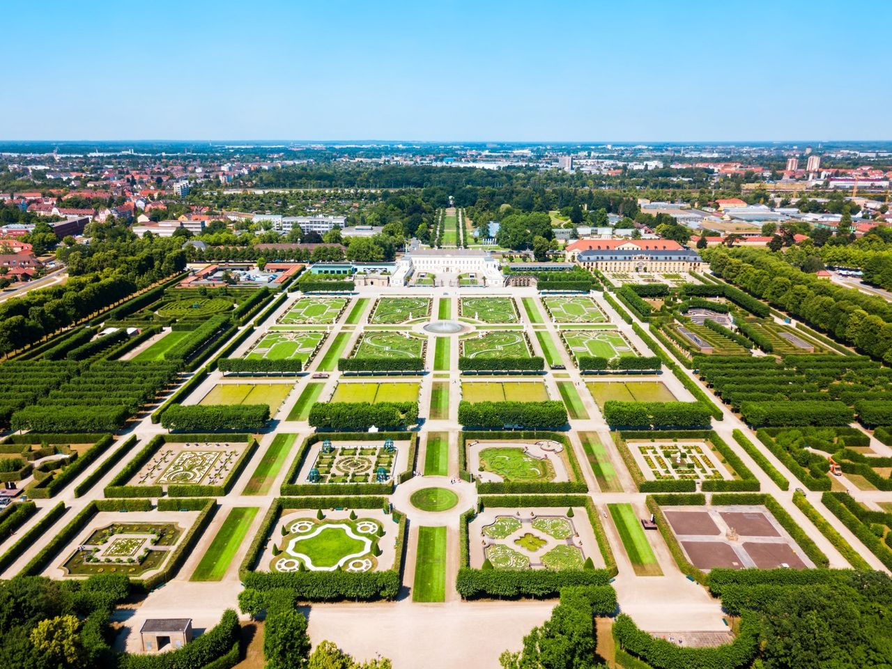 Luftbild der Herrenhaeuser Gaerten Hannover