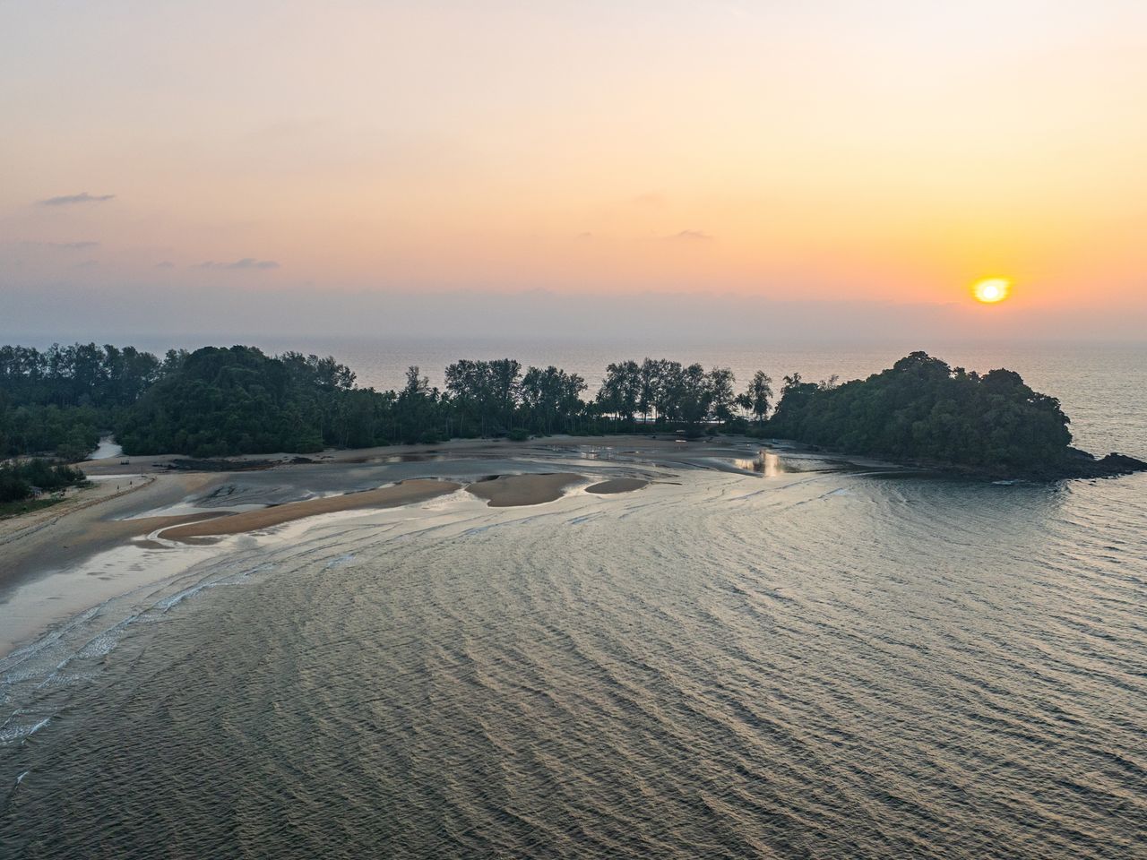 Sonnenuntergang auf Koh Phra Thong (Thailand)