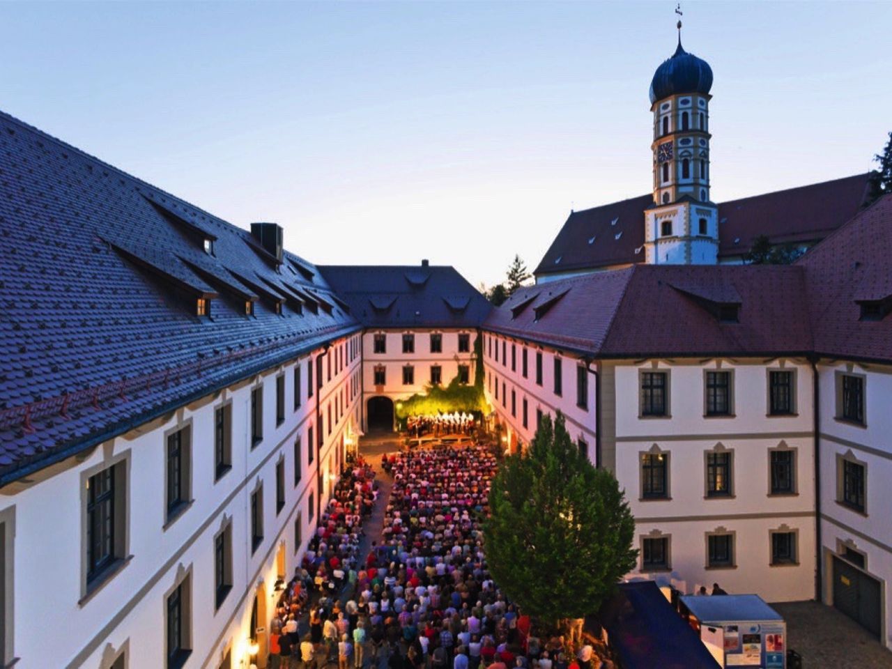Ein Konzert im Hof der Bayerischen Musikakadmie