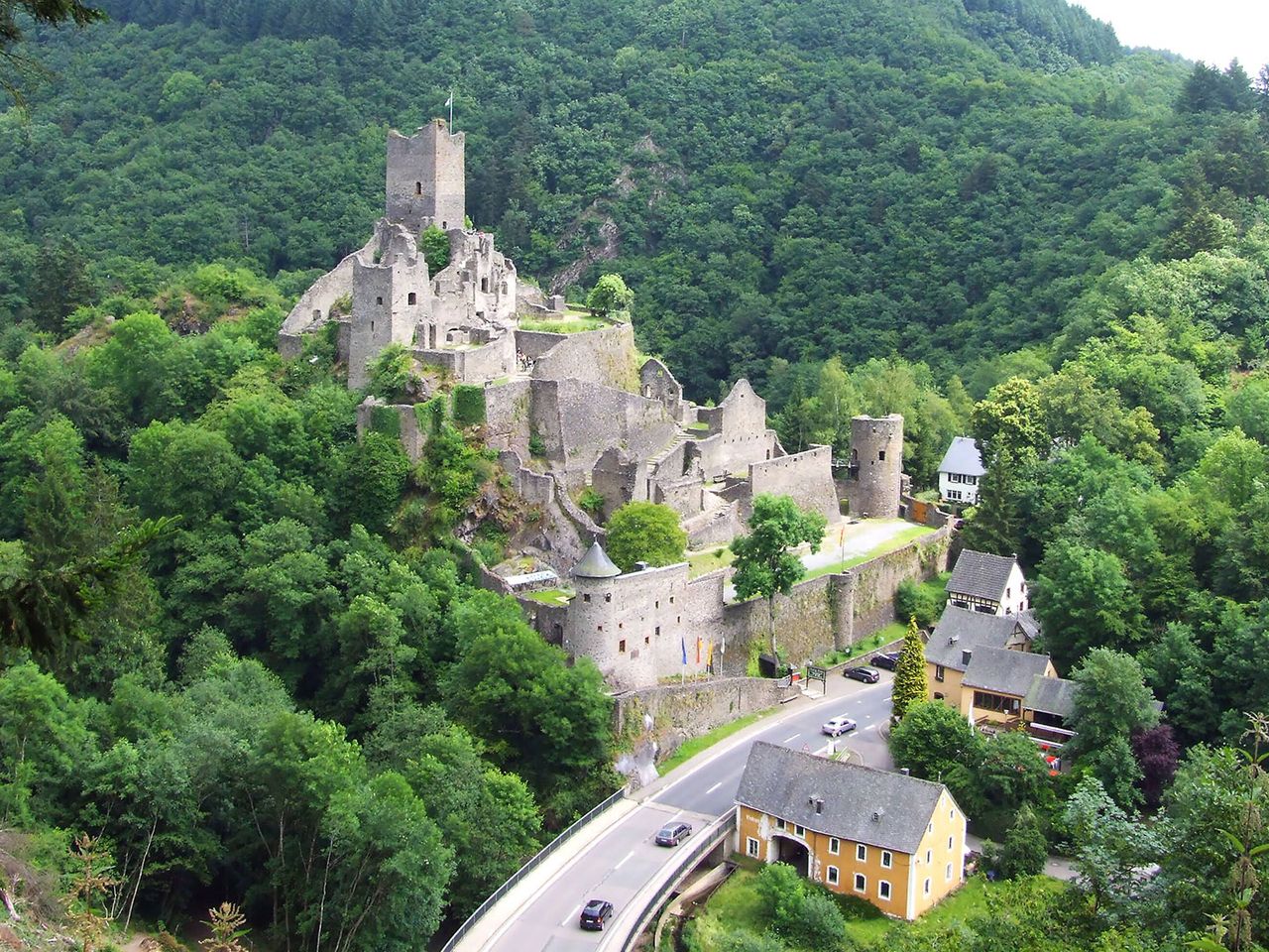 Die Manderscheider Burgen