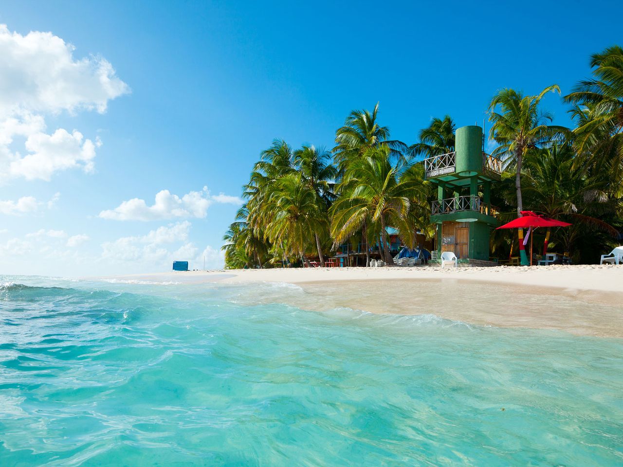 Blick auf den Strand von Johnny Cay