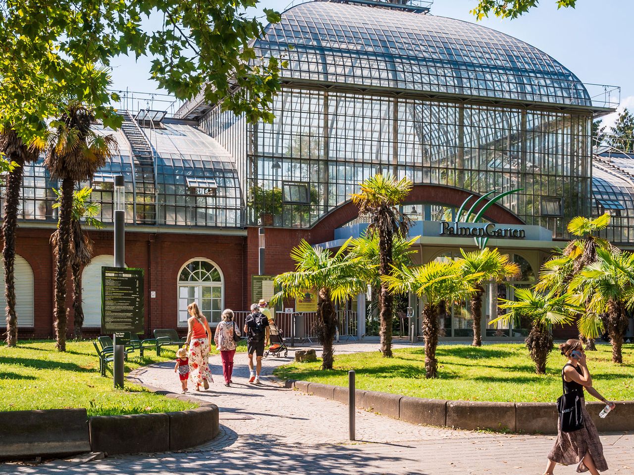 Eingang zum Palmengarten in Frankfurt
