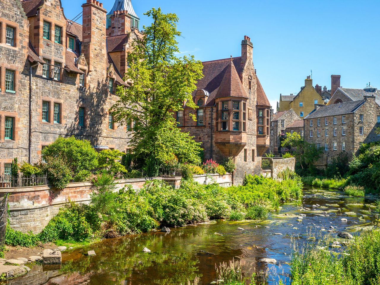 Dean Village mit Water of Leith, Edinburgh