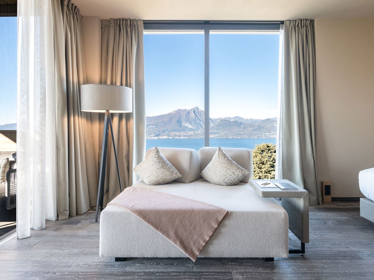 Suite mit Blick auf den Gardasee im Cape of Senses Spa Hideaway