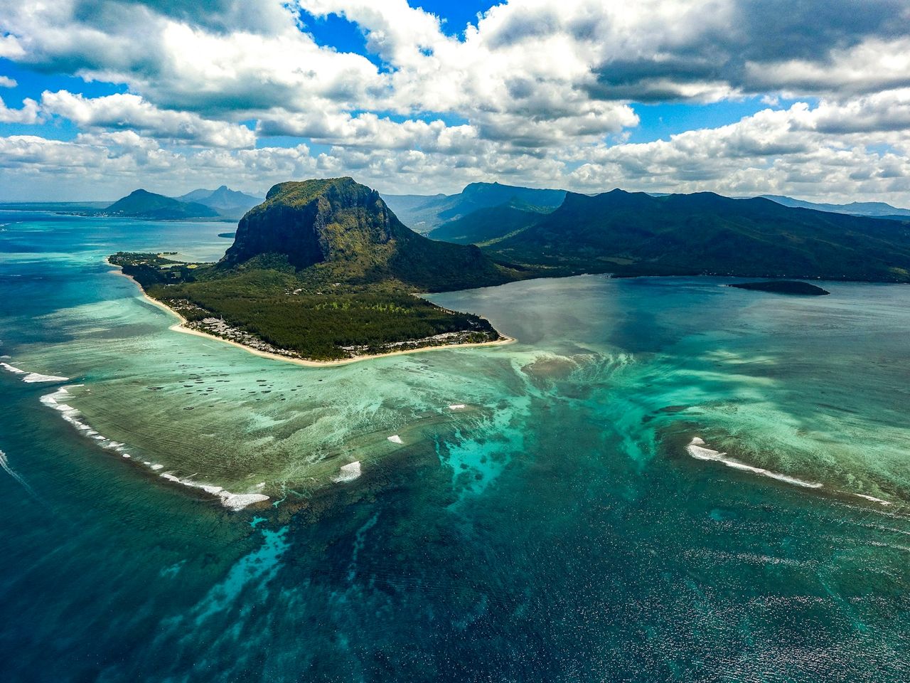 Unterwasser-Wasserfall vor Mauritius, Indischer Ozean
