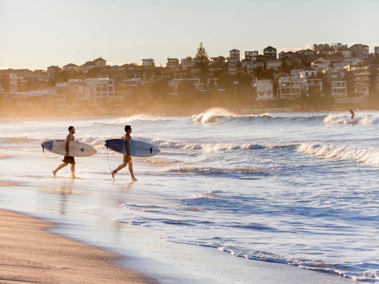 Surfer am Bondi Beach in Sydney