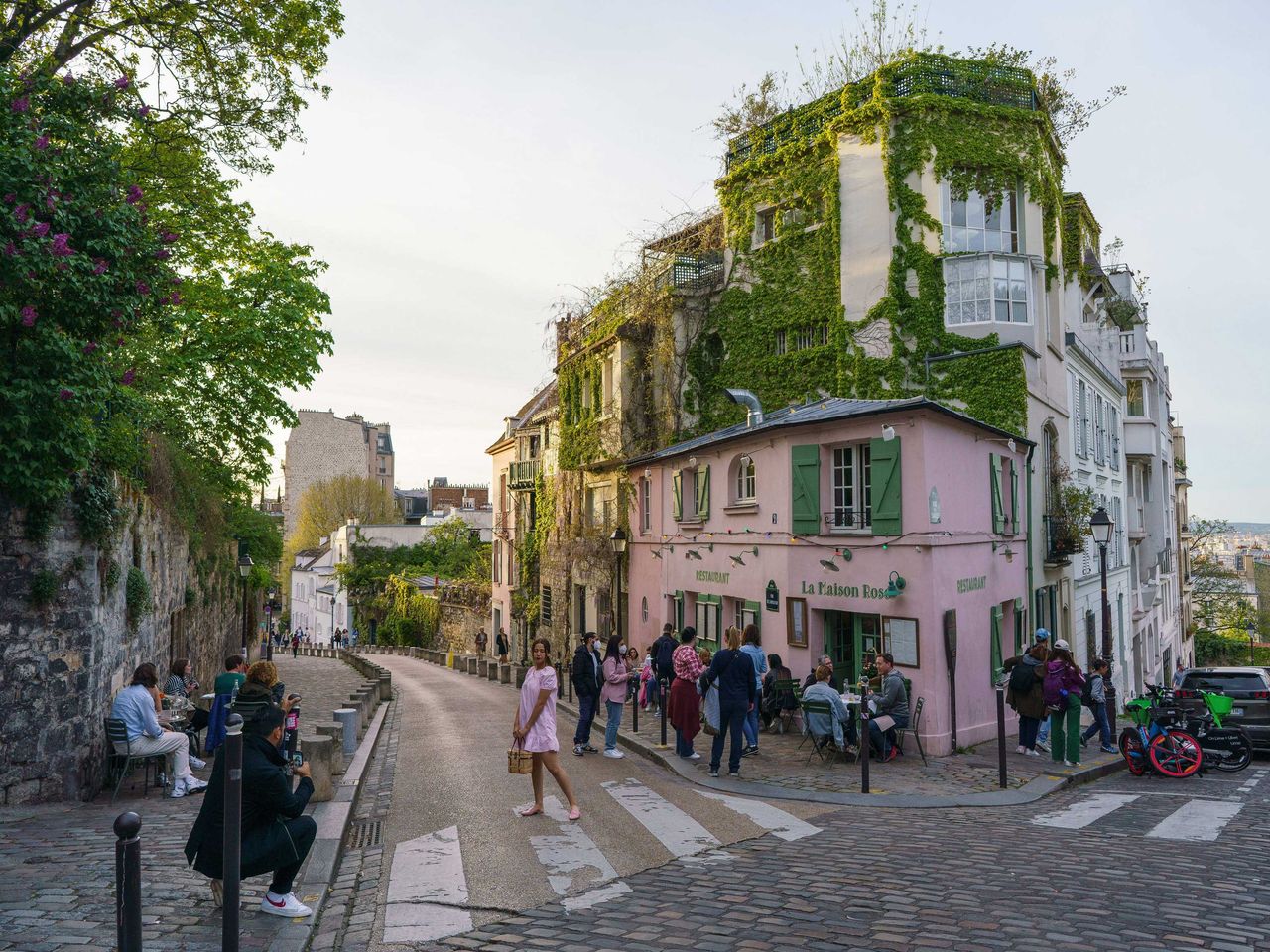 La Maison Rose und Rue de l’Abreuvoir, Paris