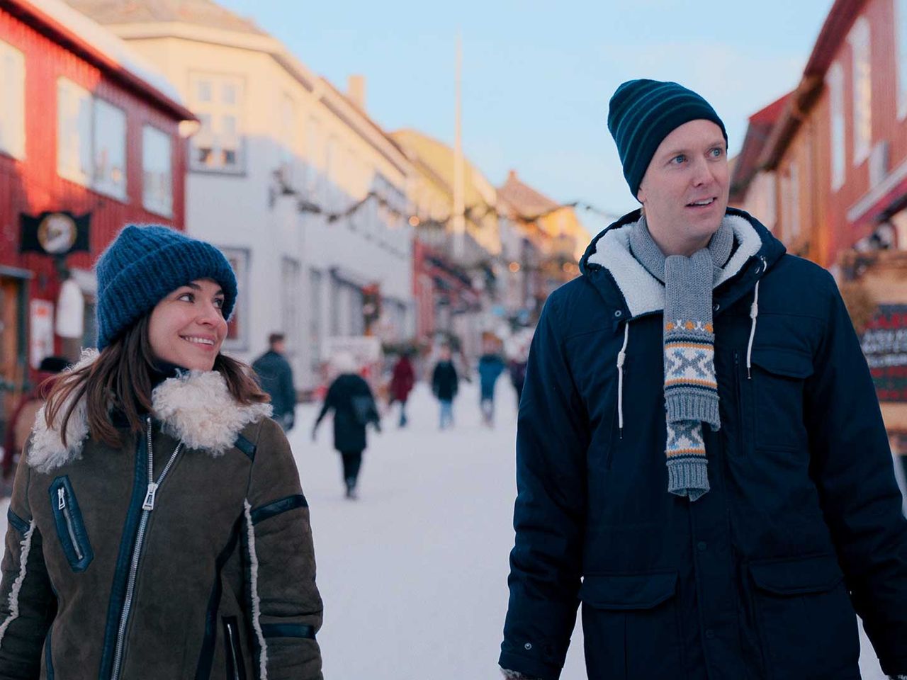 Johanne und Bruder Morten in &bdquo;Weihnachten zu Hause"