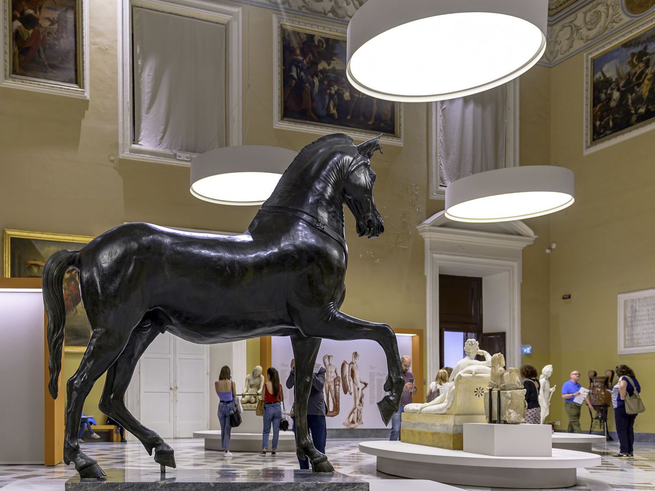 Bronze-Statue eines Pferdes im Archäologischen Nationalmuseum von Neapel