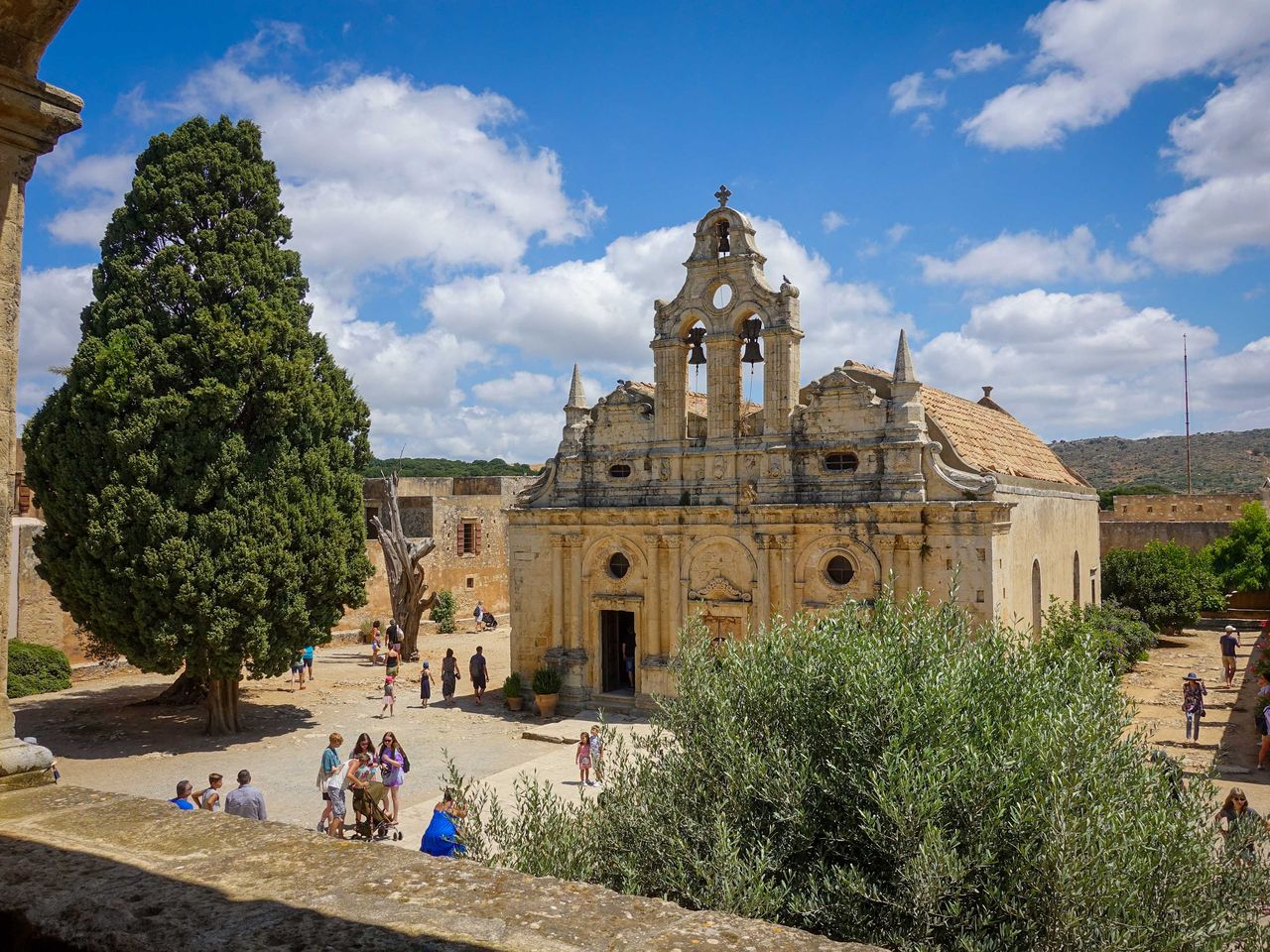 Blick auf das Portal des Klosters Arkadi