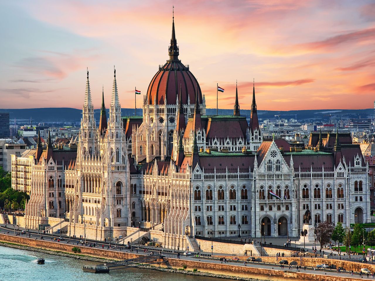 ungarisches Parlament in Budapest