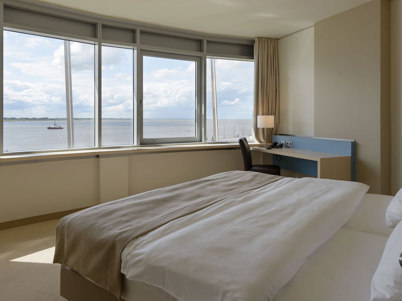 Atlantic Hotel Sail City