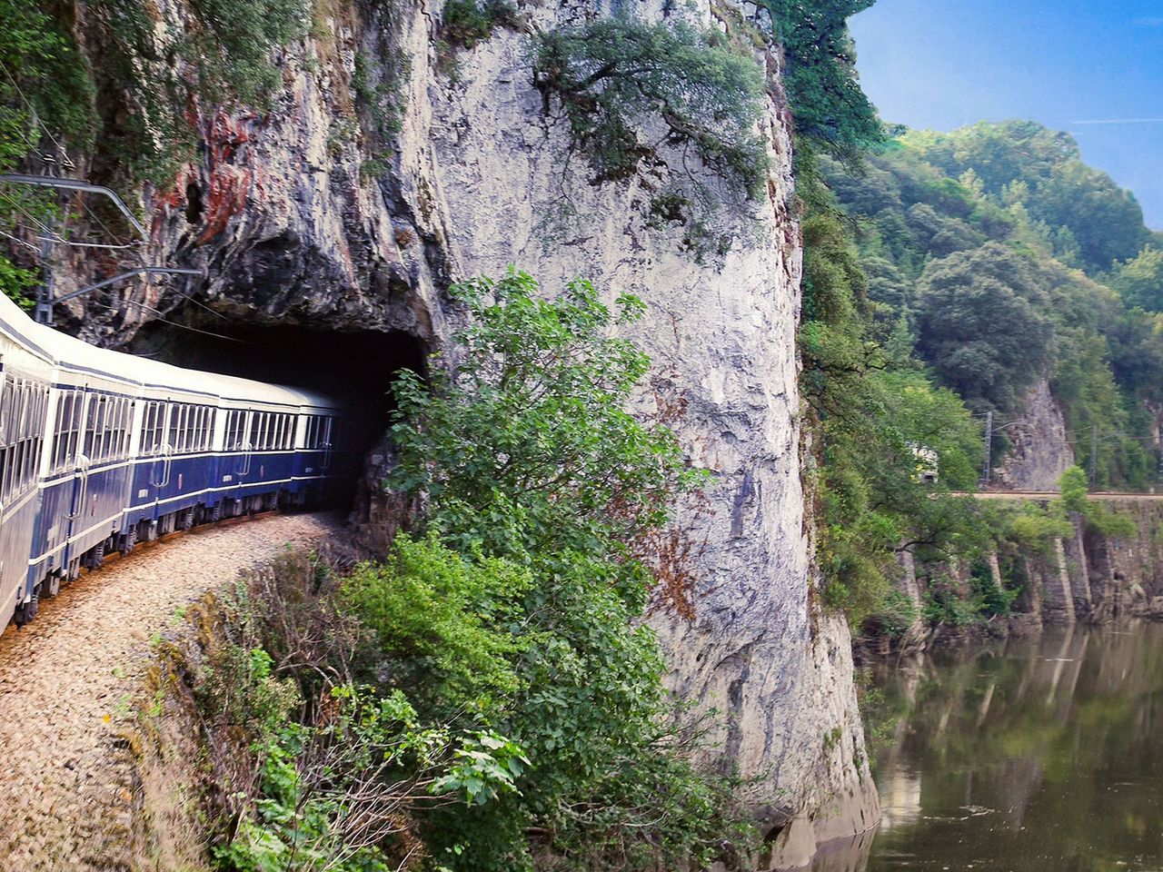 Costa Verde Express, Spanien