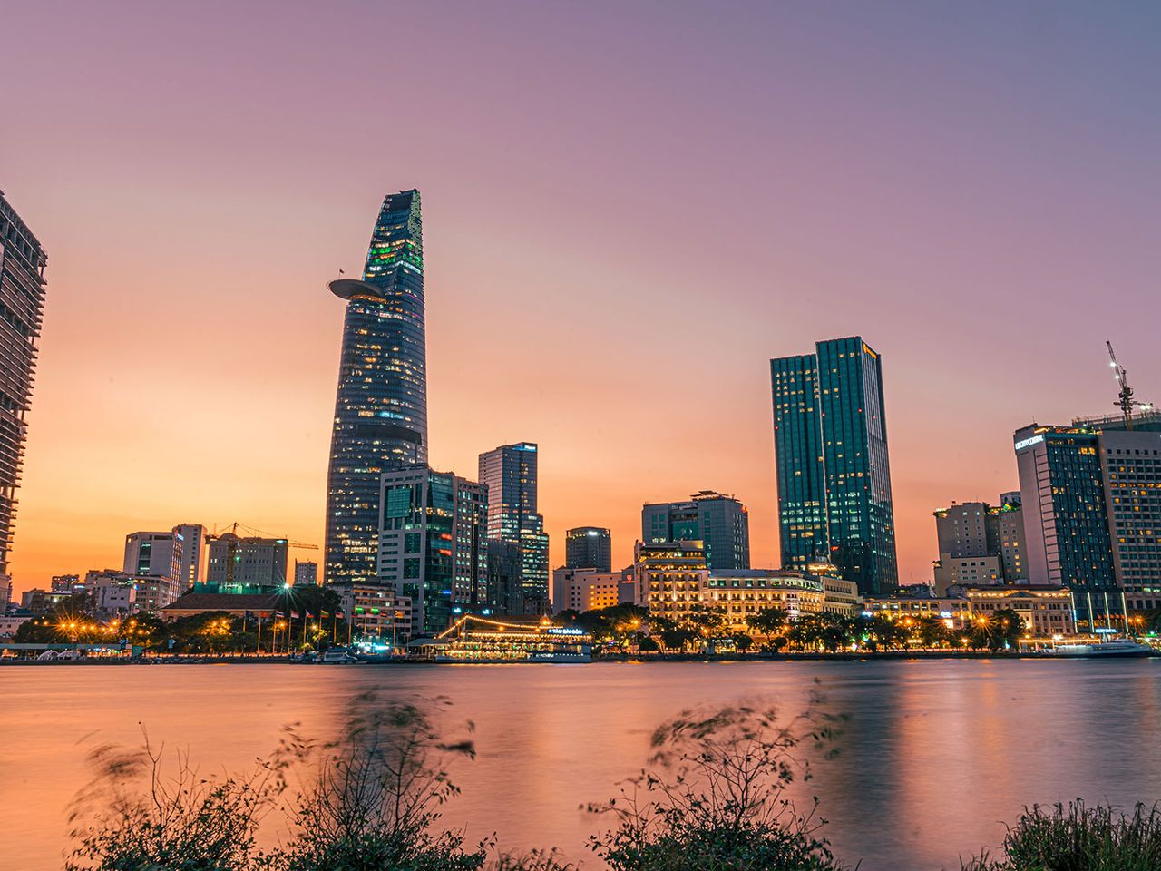 Ho-Chi-Minh-City in der Dämmerung