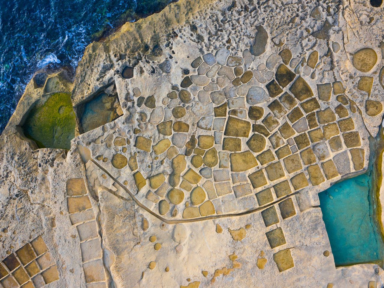 Salzpfannen von Gozo von oben