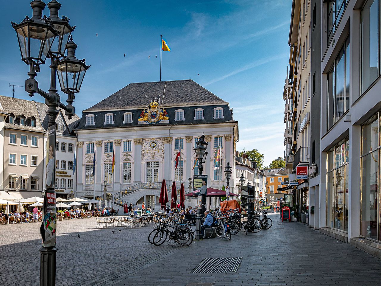 Marktplatz, Blick aufs Alte Rathaus in Bonn