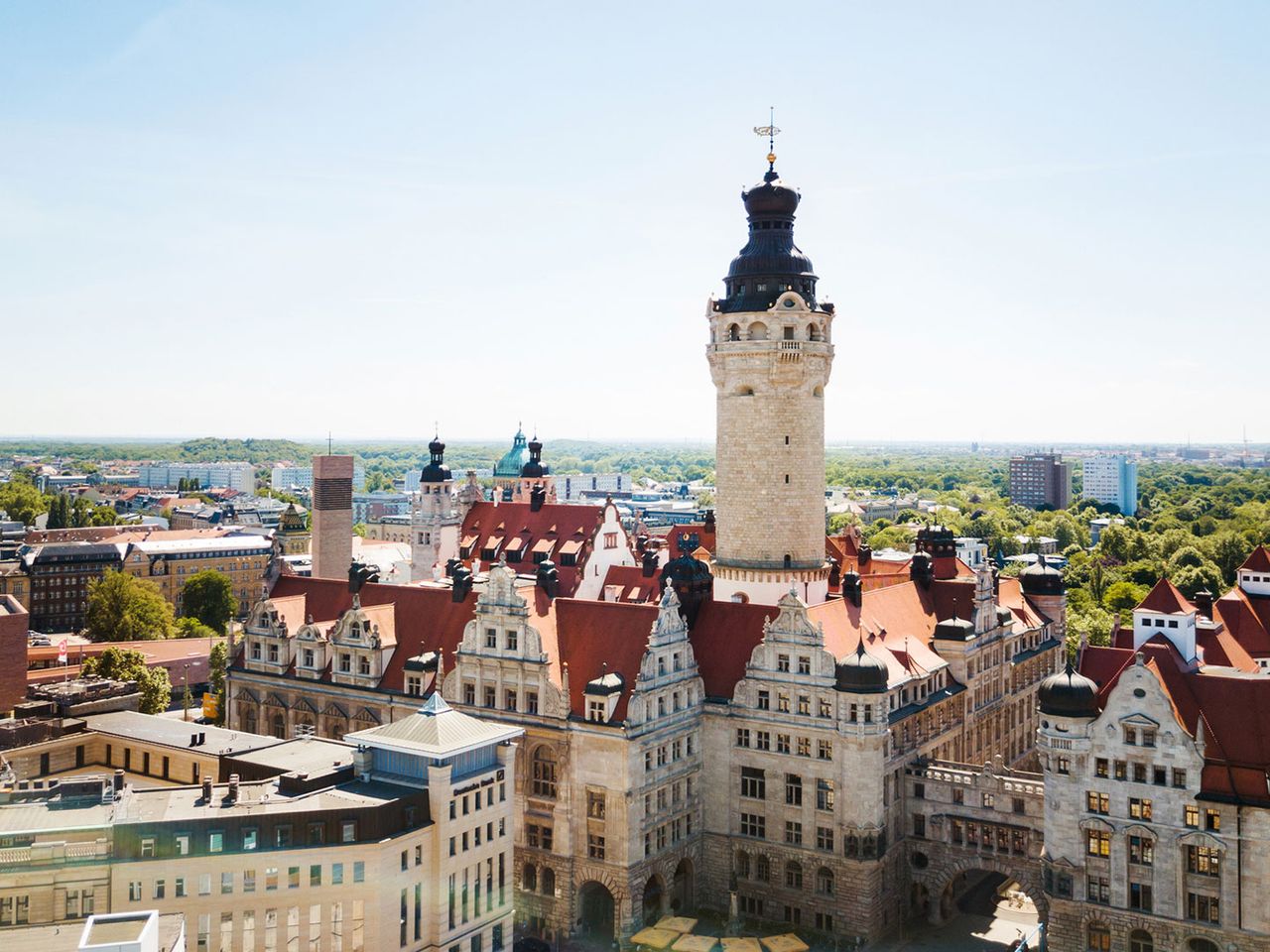 Blick aufs Neue Rathaus in Leipzig