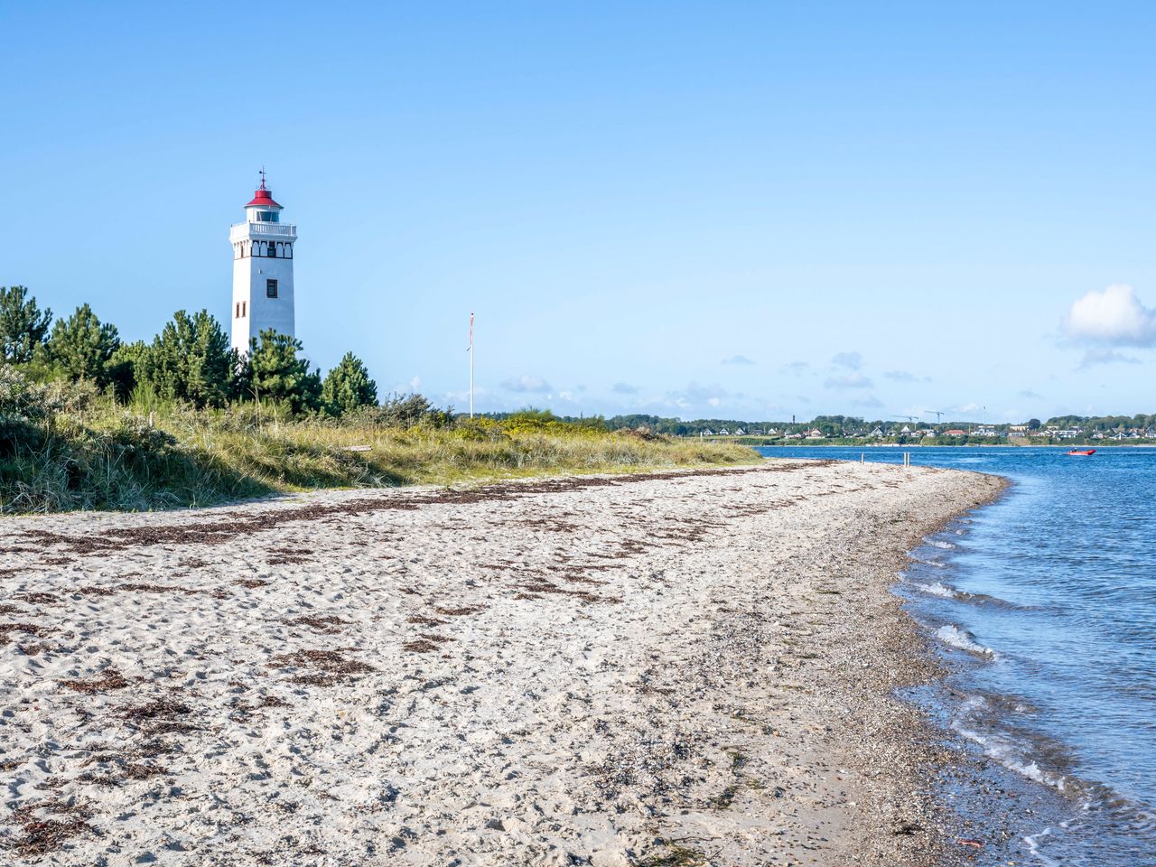 Leuchtturm am Strand von Fünen, Dänemark