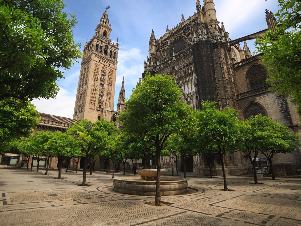 Kathedrale von Sevilla, Innenhof 