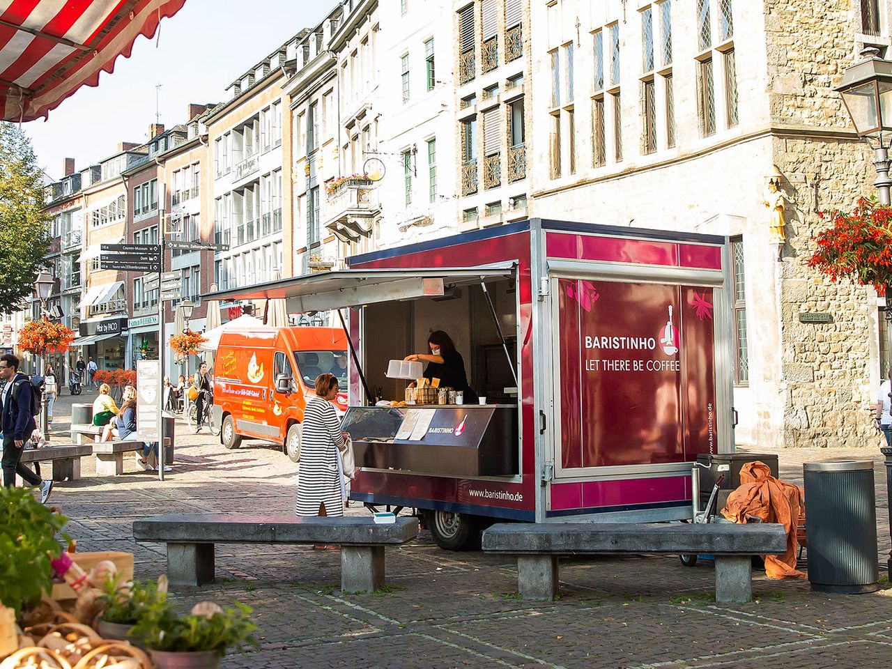 Baristinho-Truck auf einem Aachener Markt