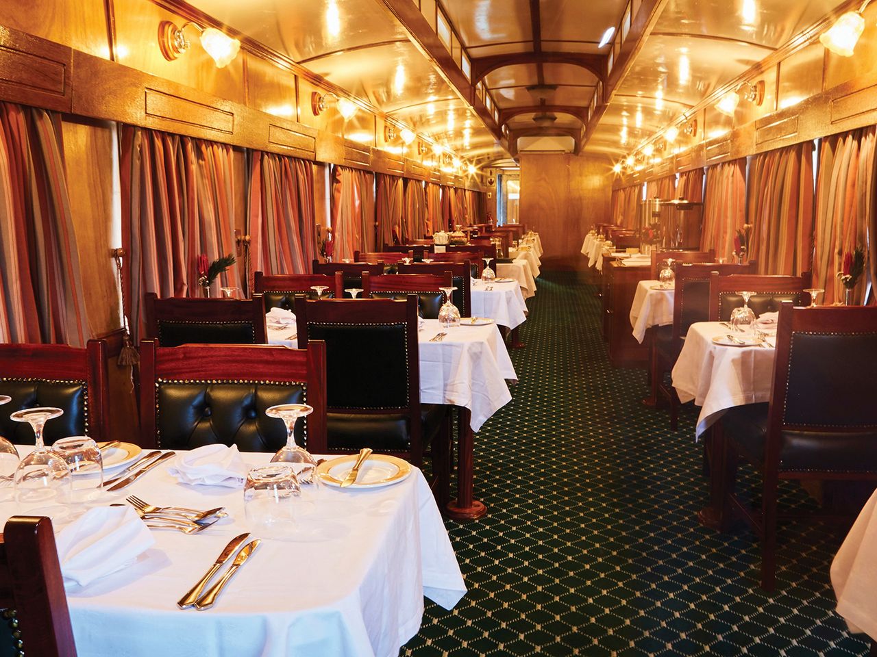 Restaurantwagen---(33)---Credit-Rovos-Rail-Tours