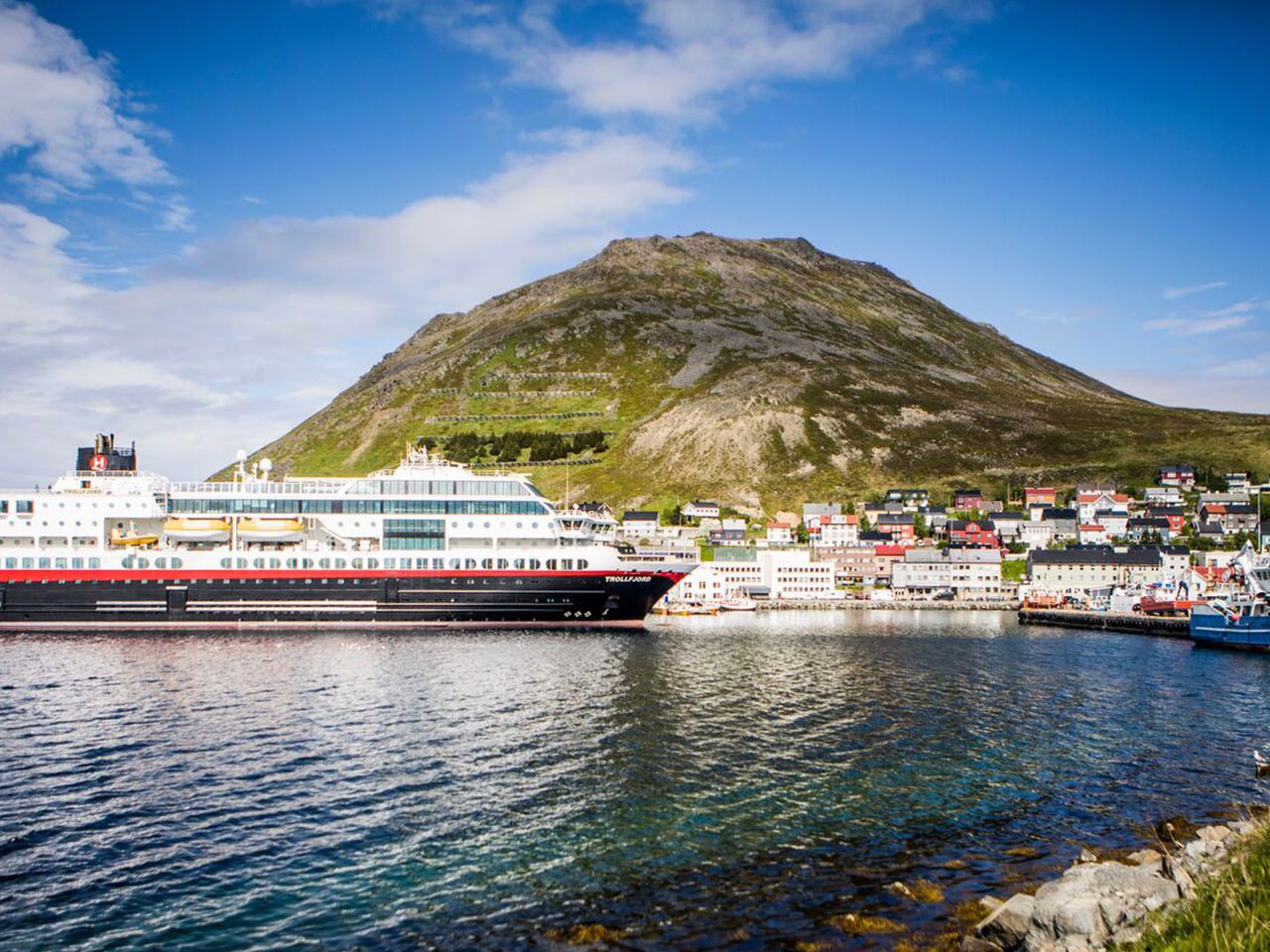Kreuzfahrt-Schiff in Norwegen