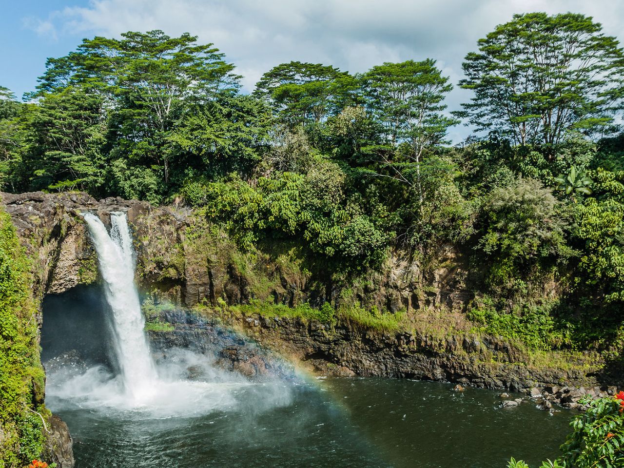 Die Rainbow Falls liegen mitten in der Inselhauptstadt Hilo.
