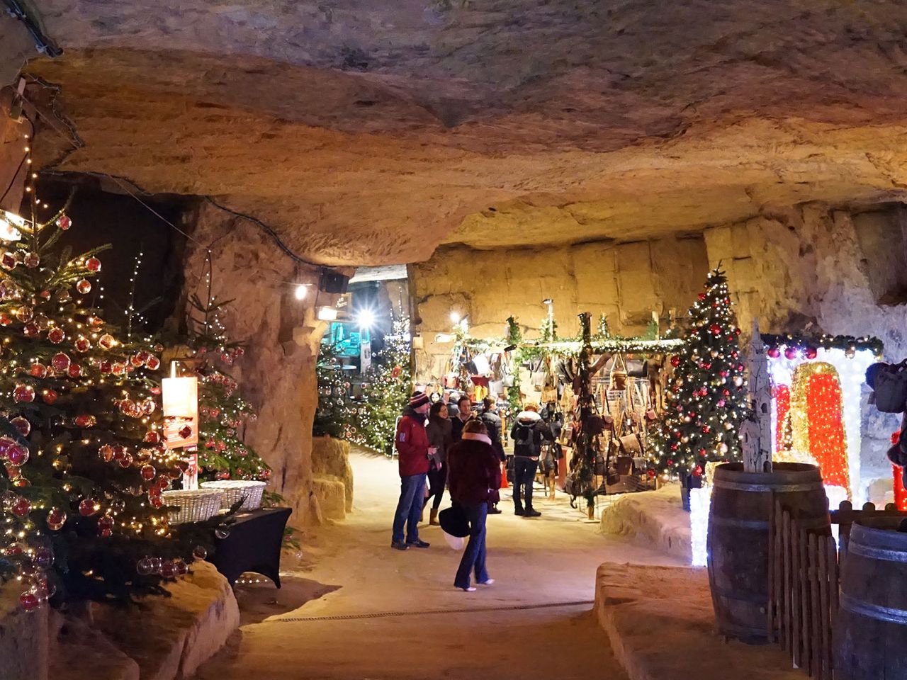 unterirdischer Weihnachtsmarkt in den Valkenburger Grotten