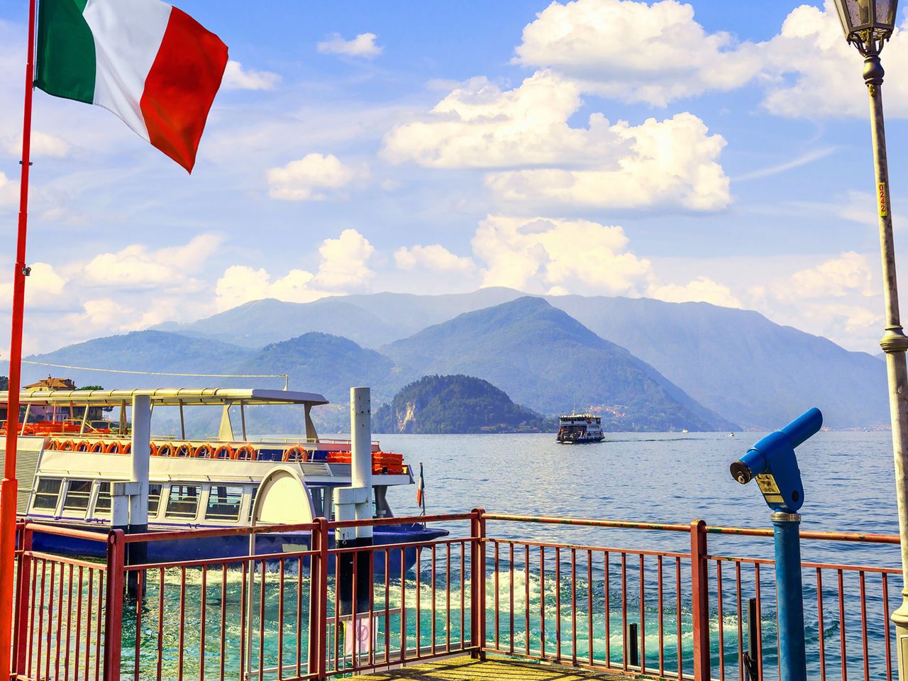Schiffe in Varenna am Comer See