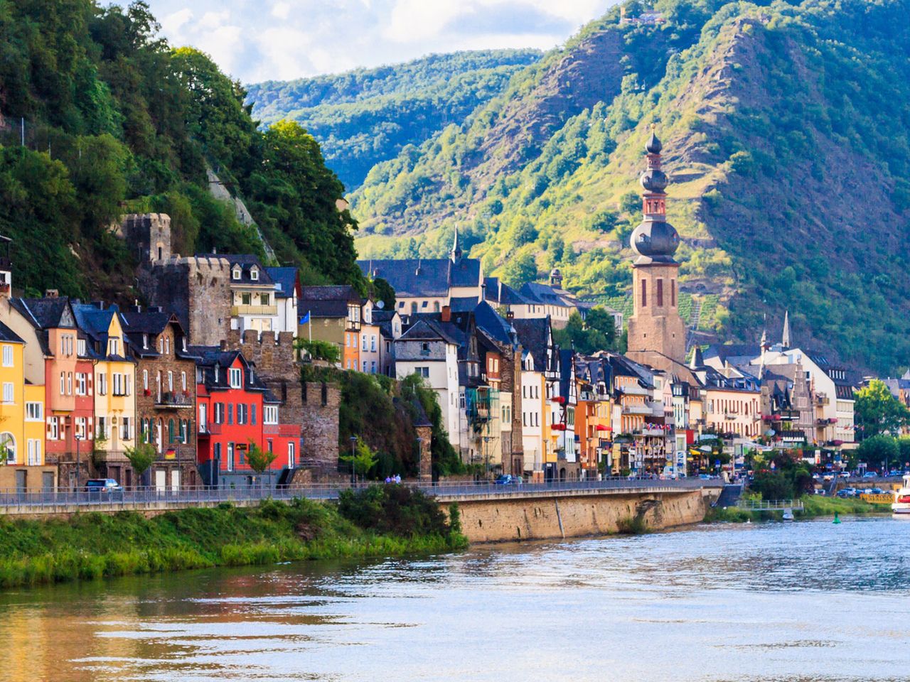 Blick auf Cochem und die Mosel