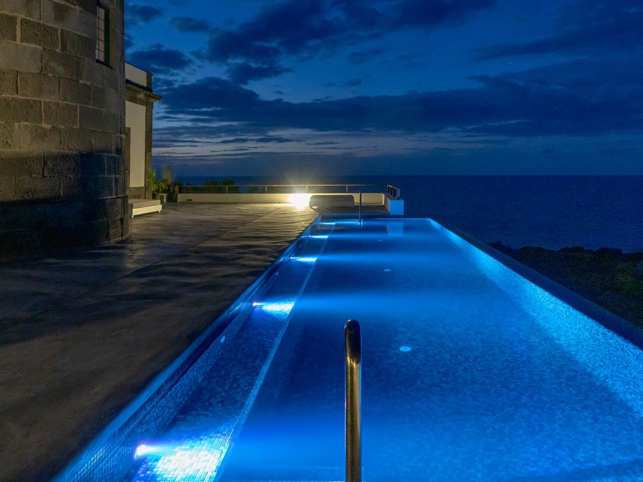 Infinity Pool im Faro Punta Cumplida, La Palma