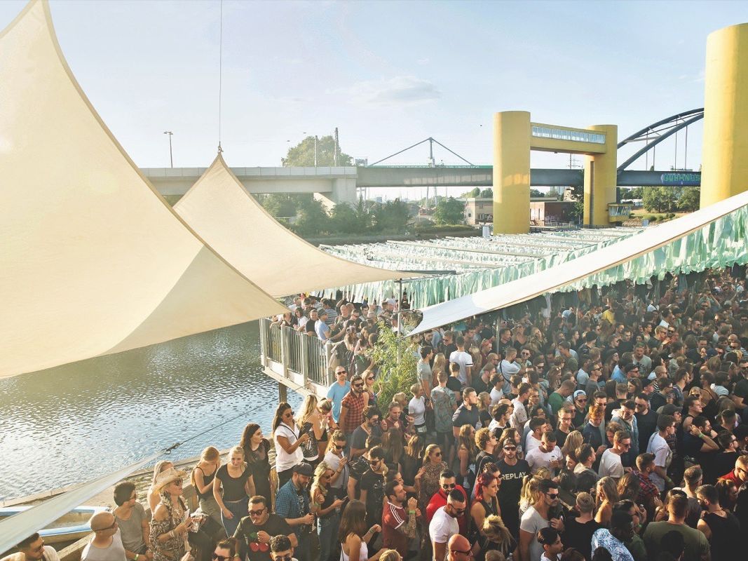 Dancefloor des "Hafen 49" im Jungbuschviertel