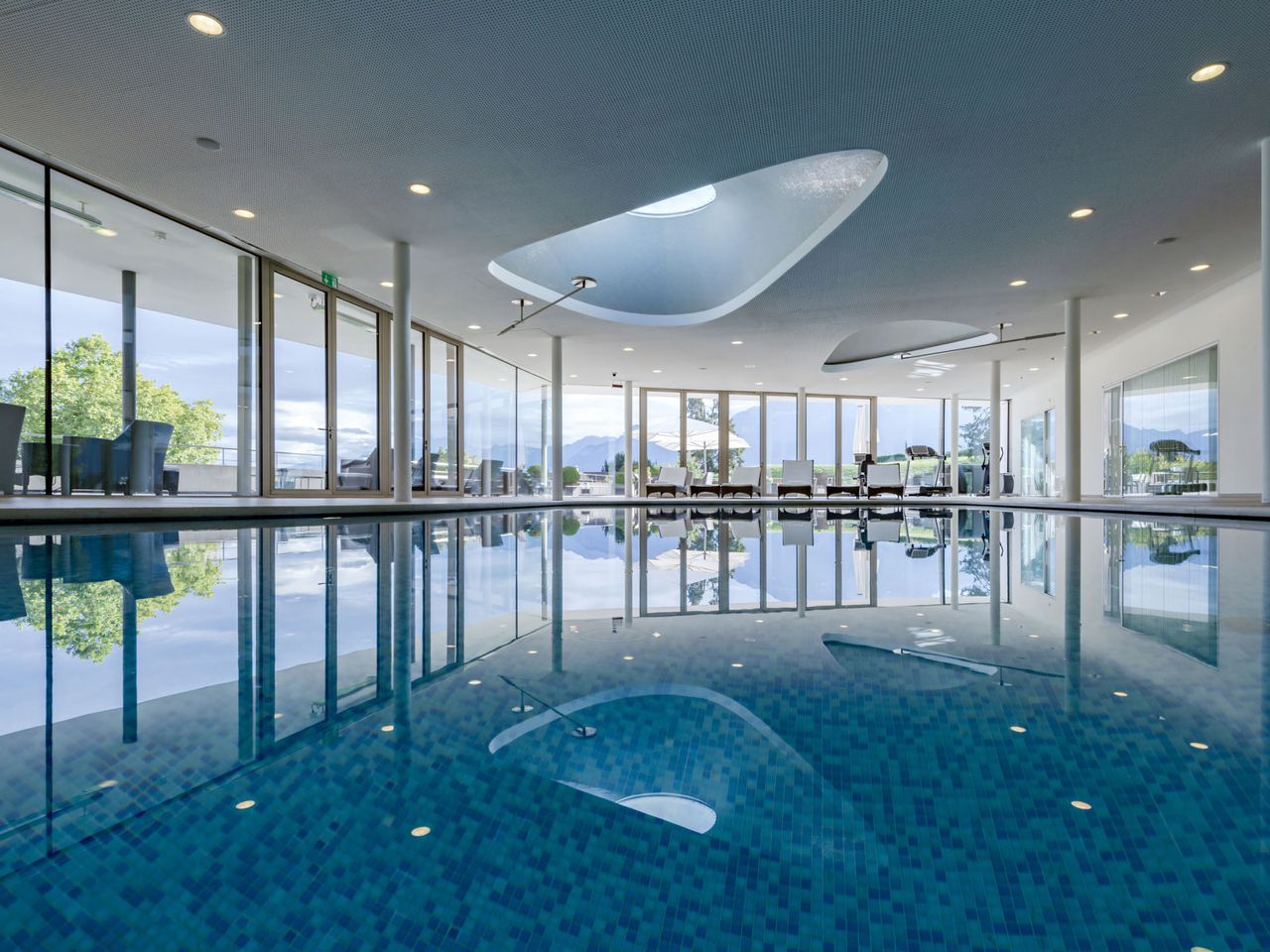 Pool in der Clinique La Prairie