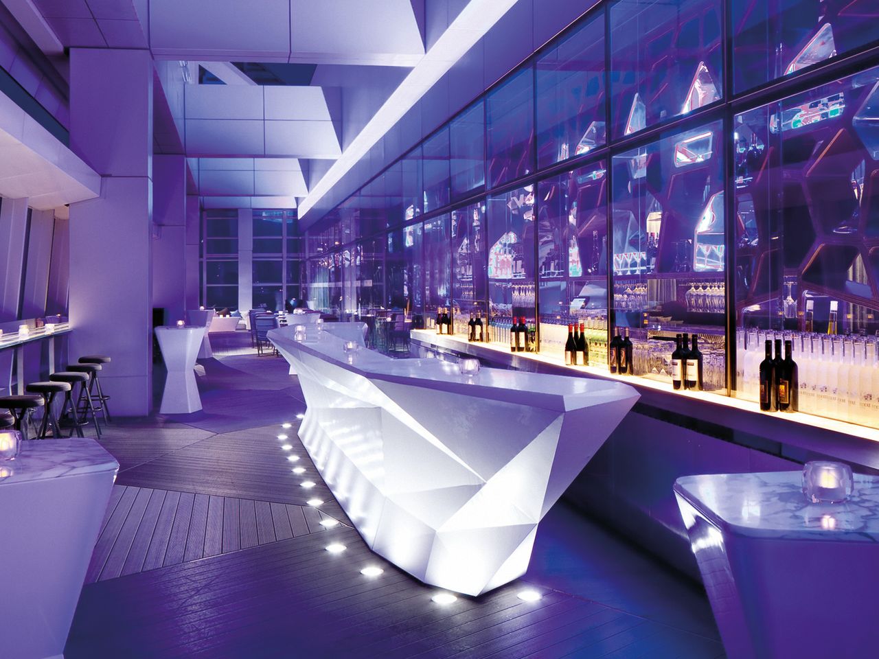 Ozone Bar Tresen im The Ritz-Carlton Hong Kong