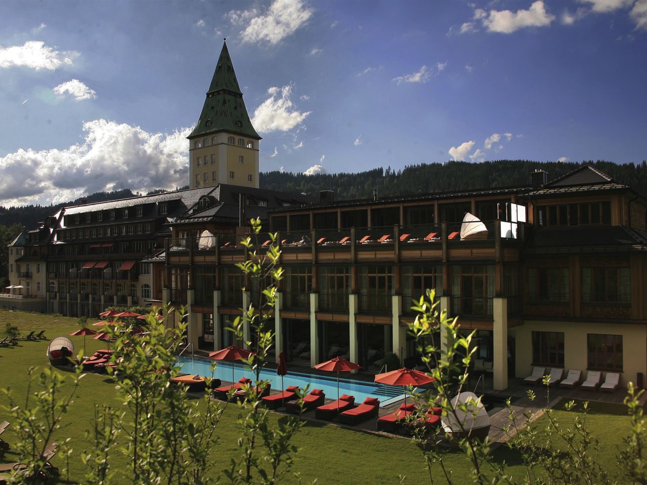Schloss Elmau in Elmau, Außenansicht