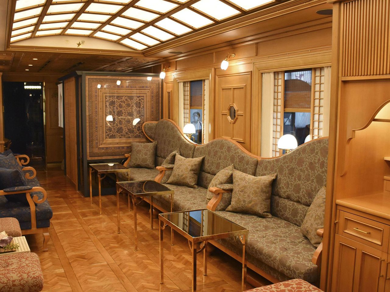 Seven Stars, Innenausstattung