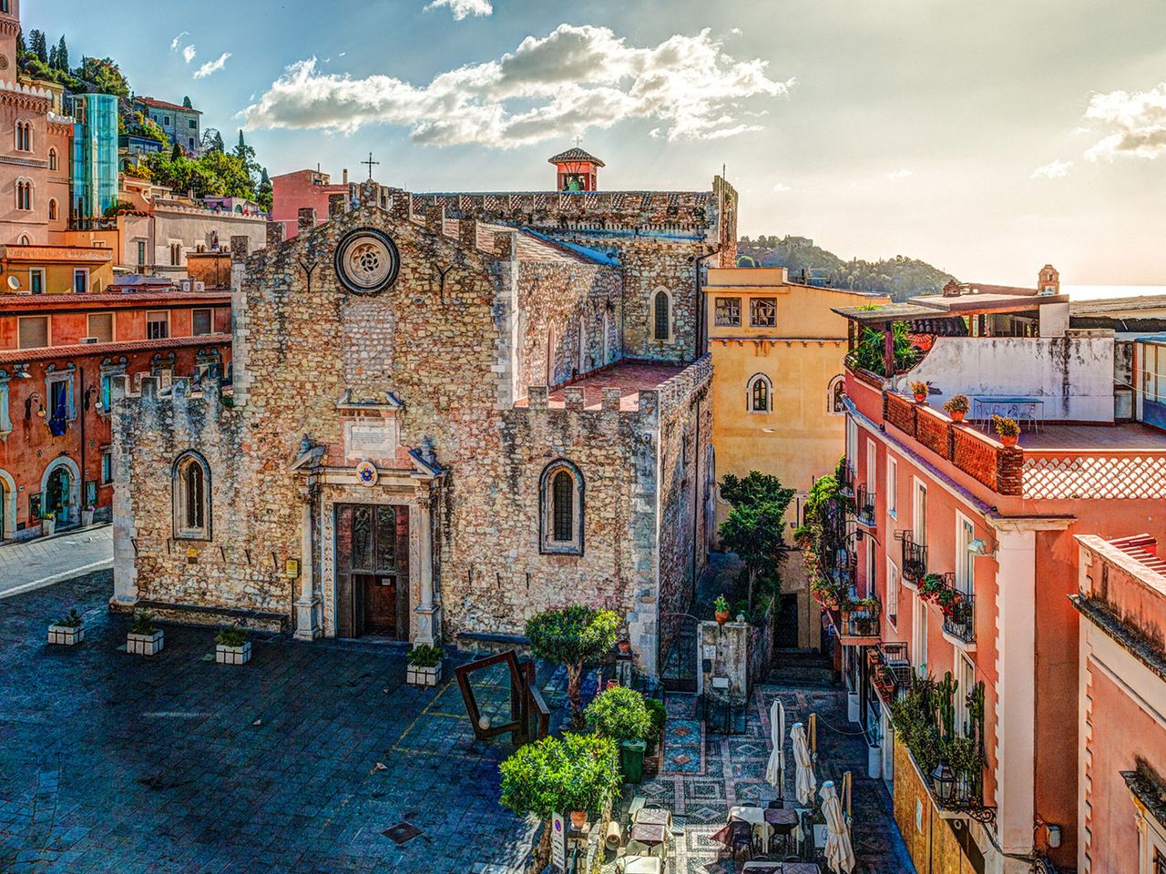 Dom S. Nicolò di Bari, Taormina