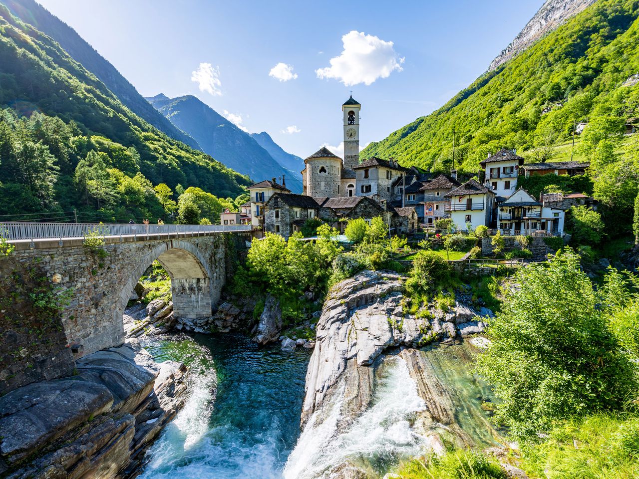  Lavertezzo im Verzasca-Tal 