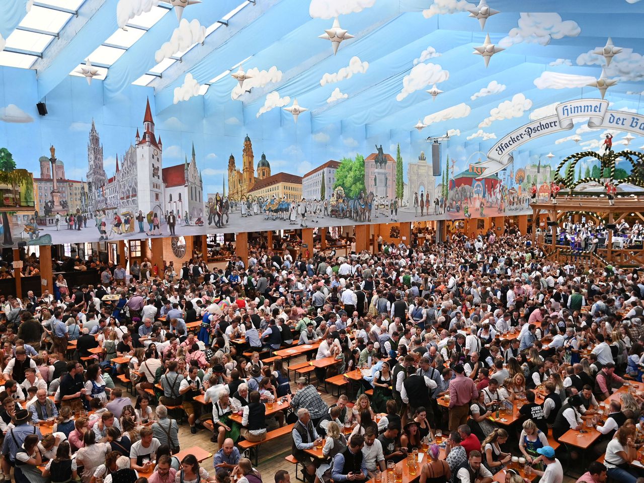 Hacker-Festzelt auf dem Oktoberfest München