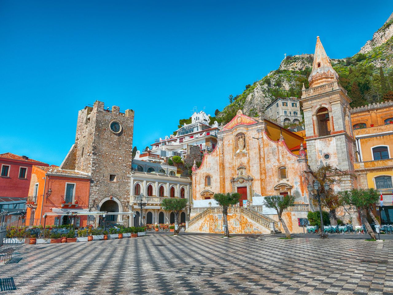Piazza IX Aprile in Taormina