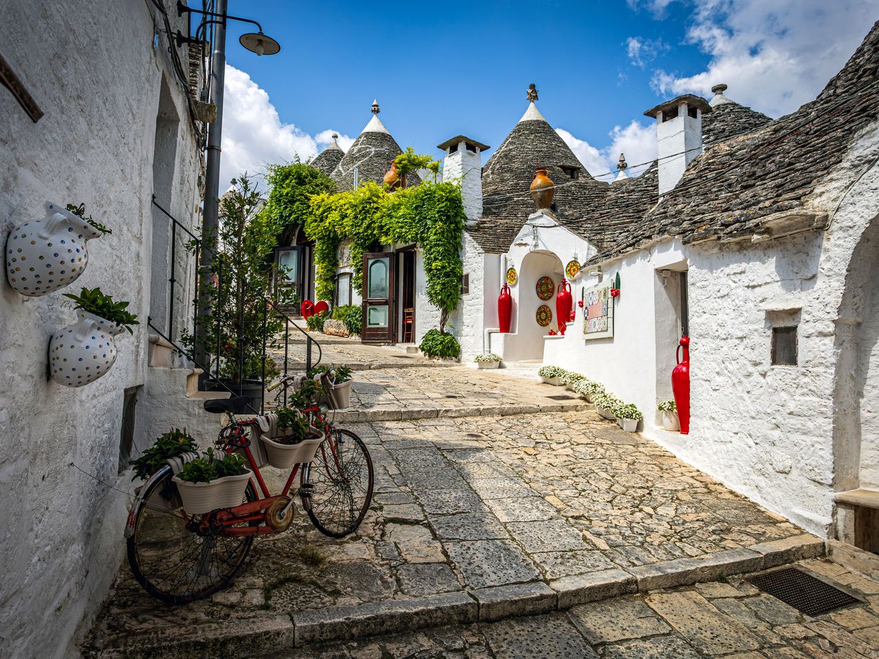 Alberobello mit seinen Trulli-Häusern, Apulien