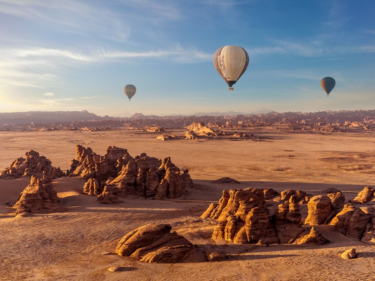 Groß (Hero Balloon Flights Saudi (1))