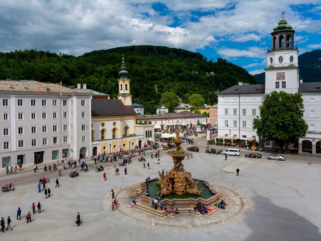 Residenzplatz mit Residenzbrunnen, Salzburg