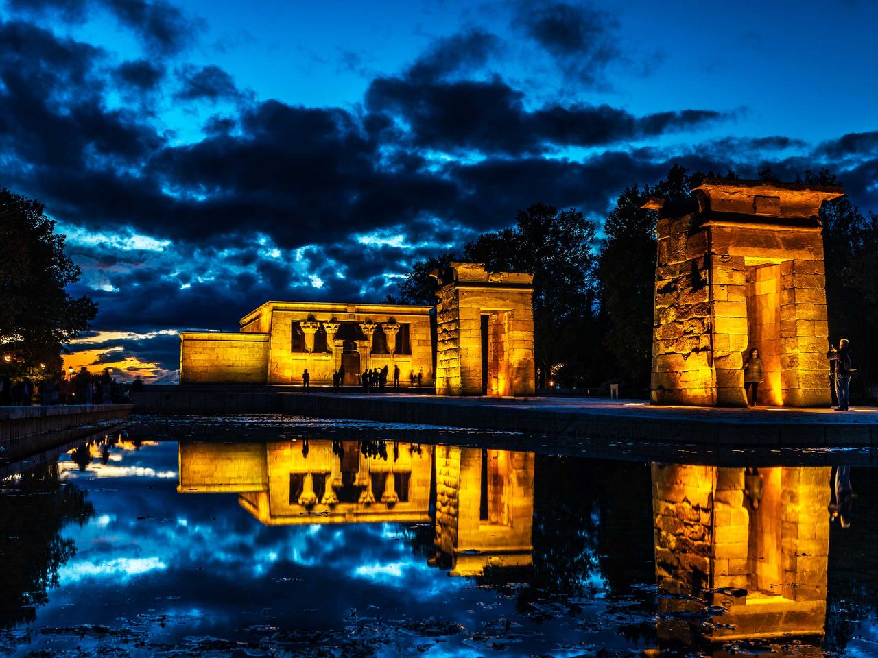 Tempel von Debod am Abend, Madrid