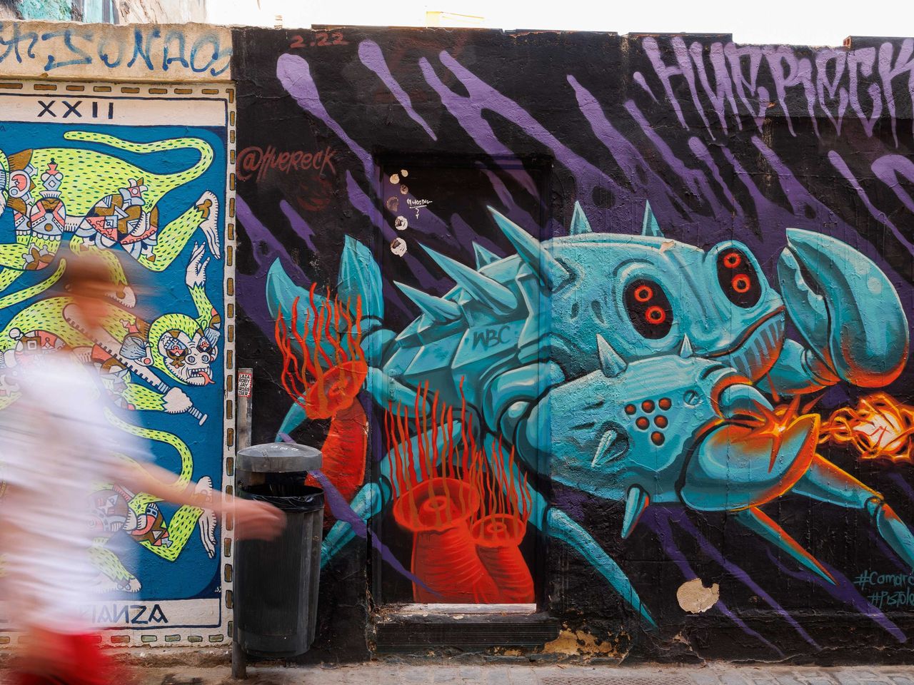 Bunte Stra&szlig;en im Barrio del Carmen in Valencia