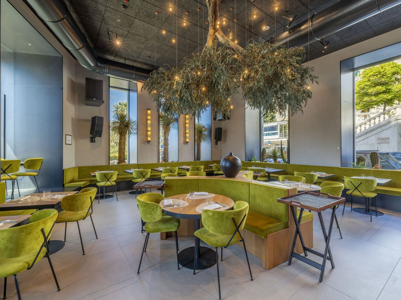 Das R&ecirc;ve Bistrot im Europa Palace bei Tageslicht