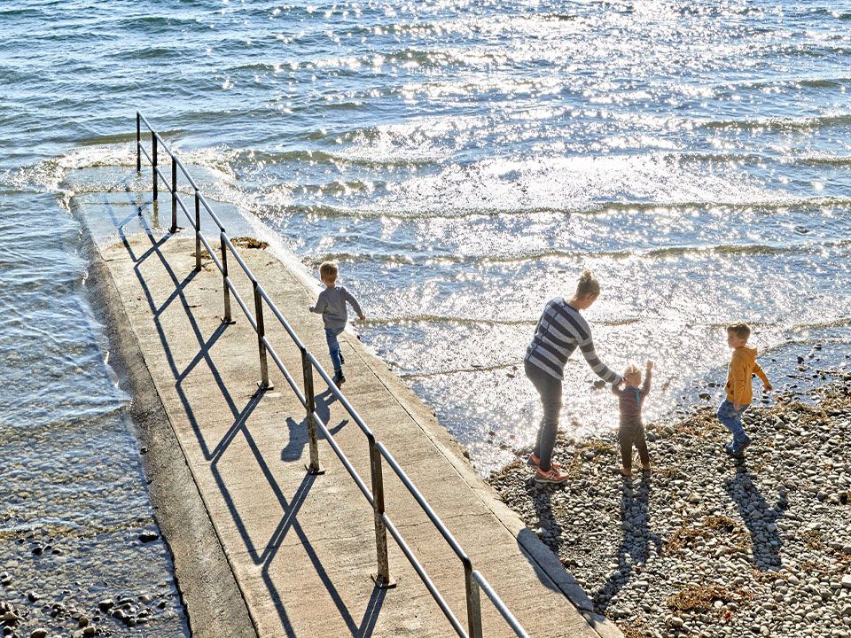 Strandbad in Lindau, mit Familie